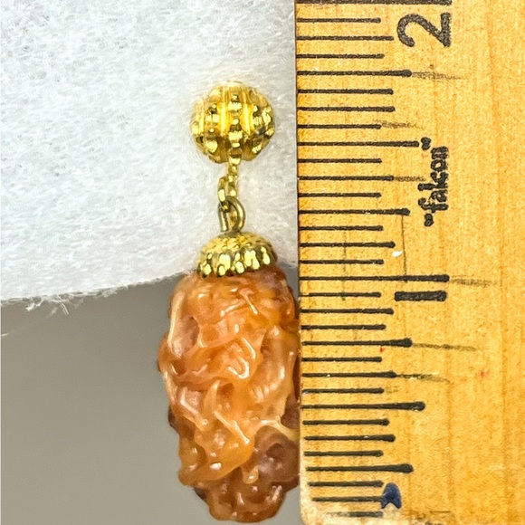 Morel Insipred Vintage Plastic Clip-On Earrings - Picture 6 of 9